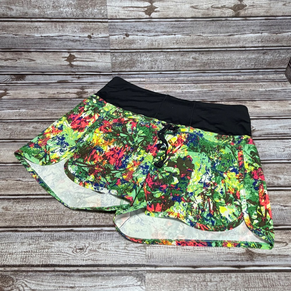 Athleta Womens Shorts Green Abstract Floral Print‎ Black Waist Drawstring Size S